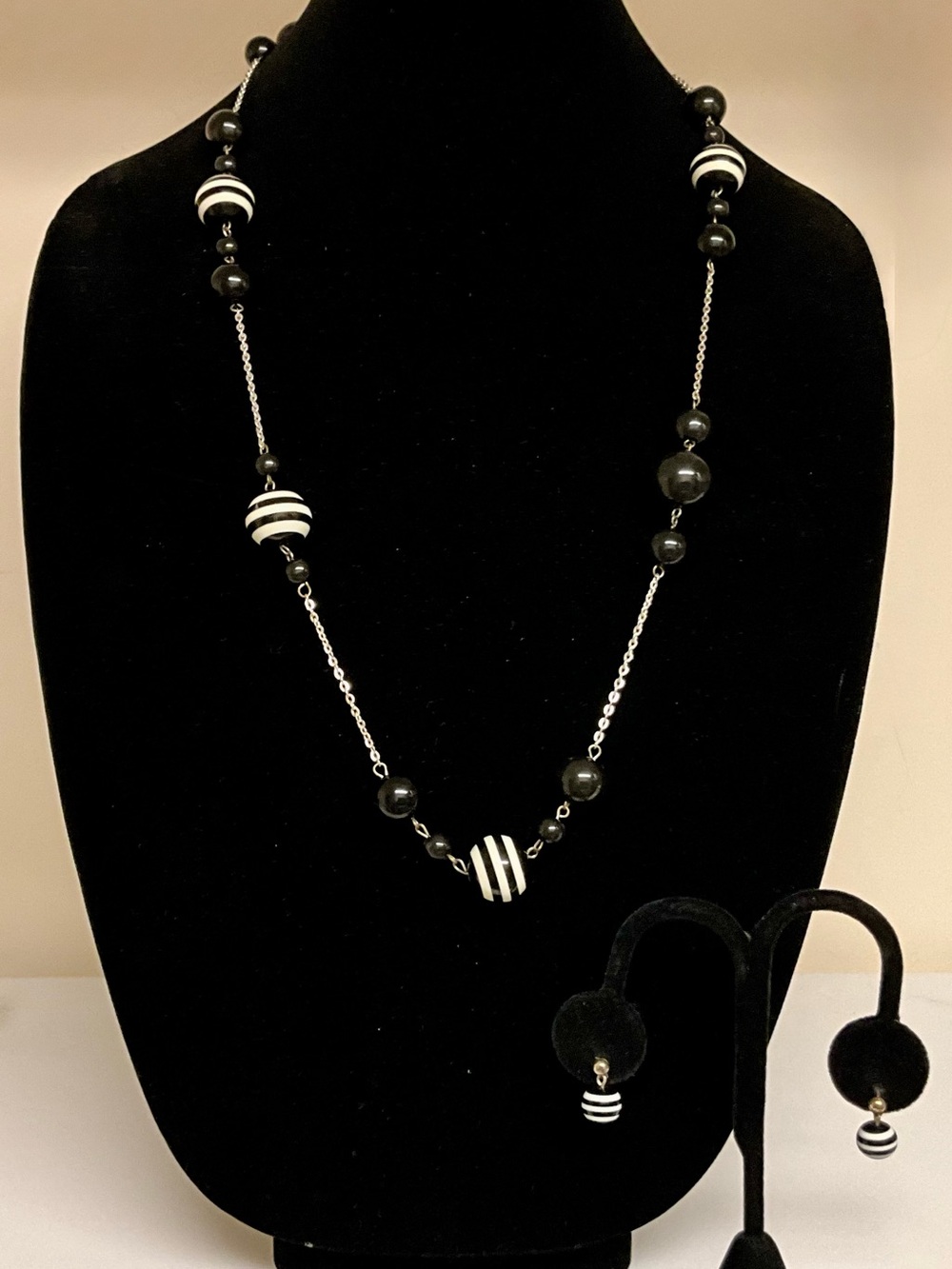 Black & White Striped Bead Necklace & Earrings Set Long Mod Statement Jewelry